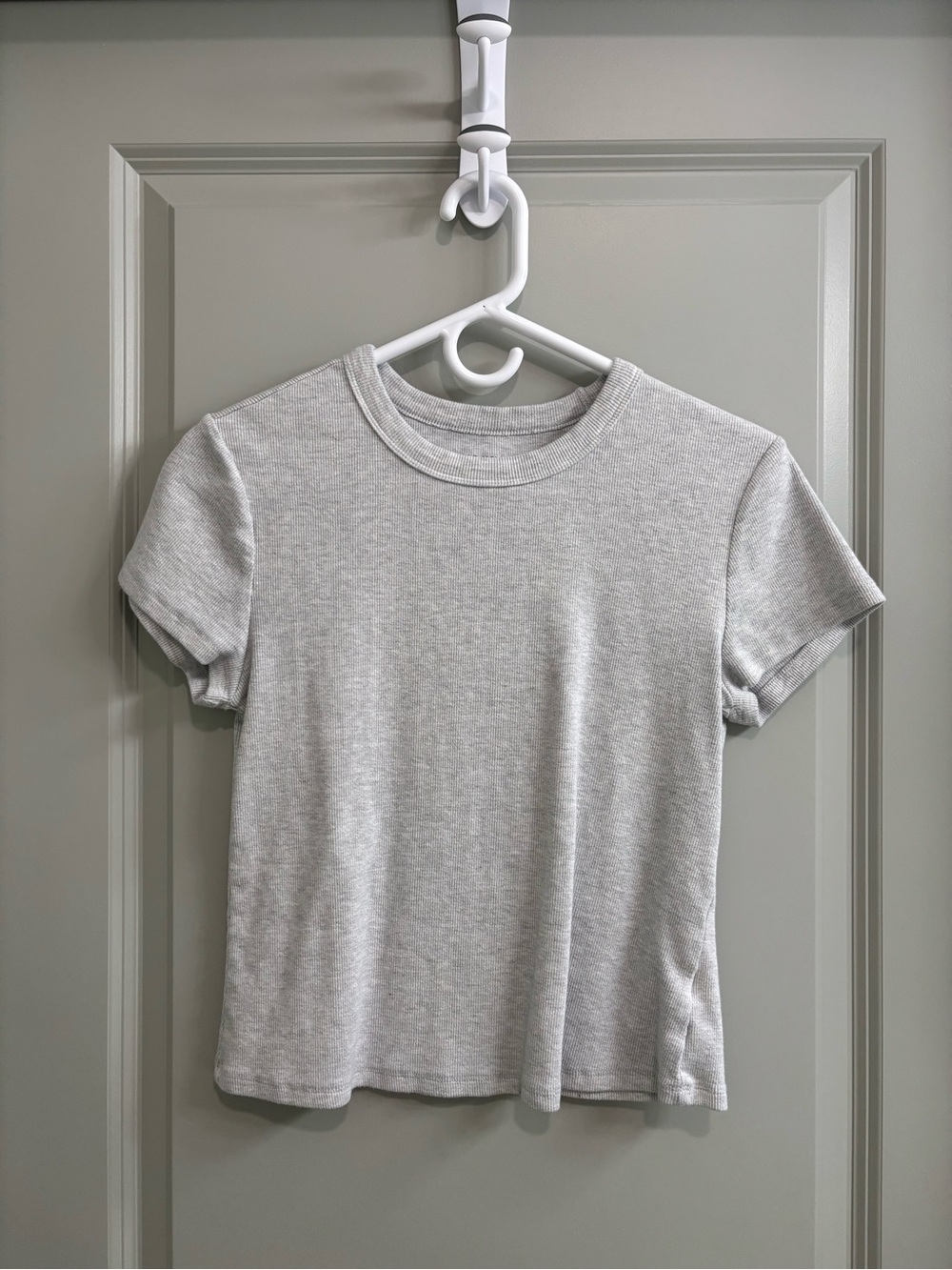 Old Navy Light Gray Short-Sleeve Crewneck Tee